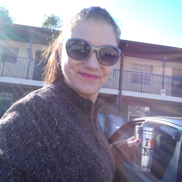 Meet your Posher, Jess - Picture 5 of 8